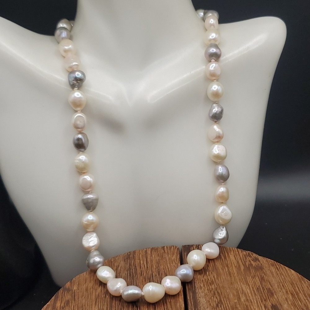 N2938 freshwater baroque pearl string necklace